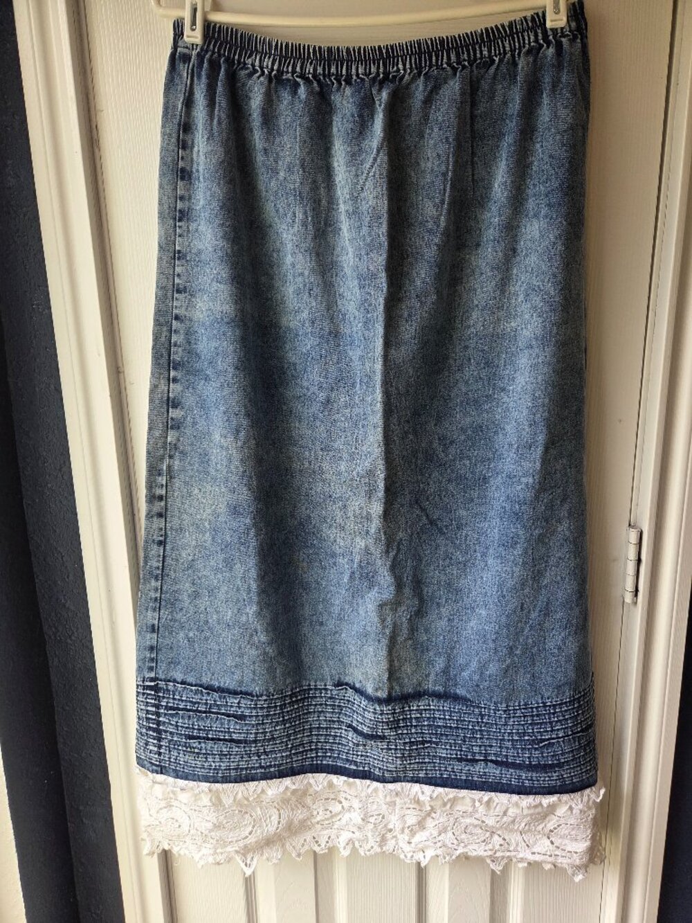 American Canyon Woman's Size Large Denim Eyelet Hemmed Maxi Skirt